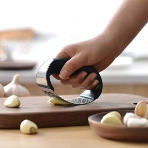 Cool Gift Stainless Steel Garlic Press Crusher Squeezer - Image 3