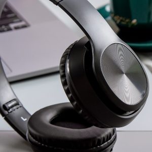 Stereo Label Fashion Headphone - Image 3
