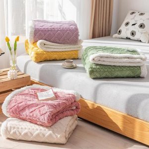 Thick Bed Blanket Double Sided Lamb Cashmere Fleece 200x230cm - Image 2