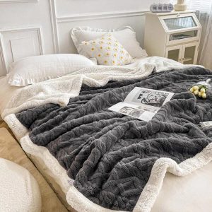 Thick Bed Blanket Double Sided Lamb Cashmere Fleece 200x230cm - Image 1