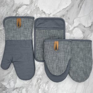 Heavy Duty Set of 4 Silicone Kitchen Oven Mitt - Image 12