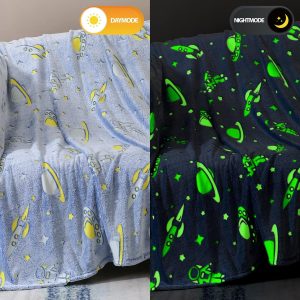 Astronaut Glow in The Dark Blanket for Kids - Blue 150cm x 200cm - Image 5