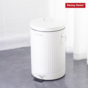 Danny Home 12-Liter Vintage Trash Can with Lid and Pedal - Matt White - Image 1